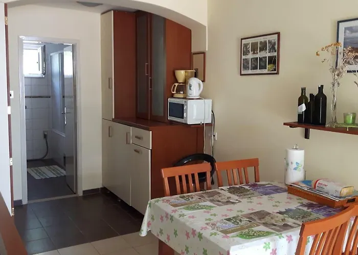 דירה Popona זאדאר